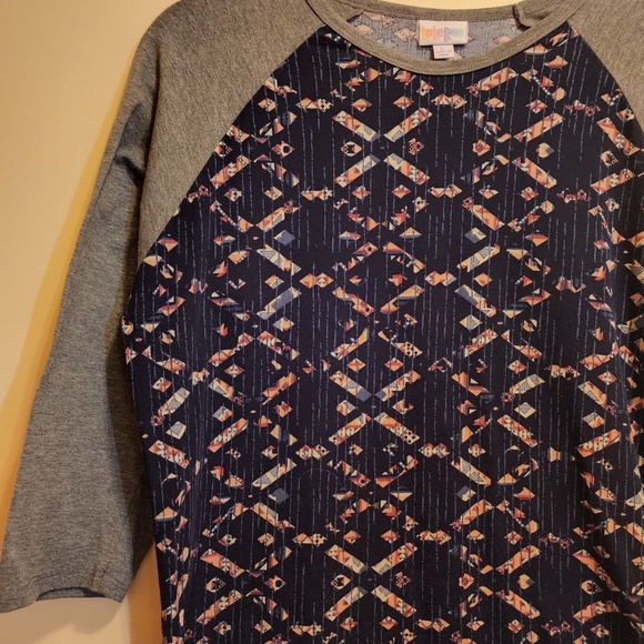 Lularoe 3/4 Sleeve Scoop Neck Shirt L - Picture 2 of 4